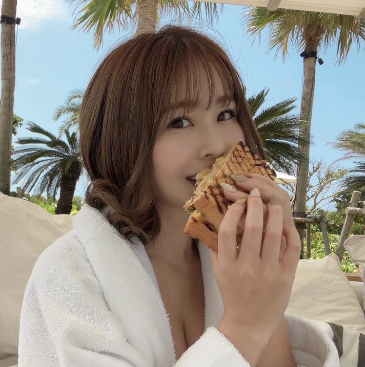 佐藤みく F
